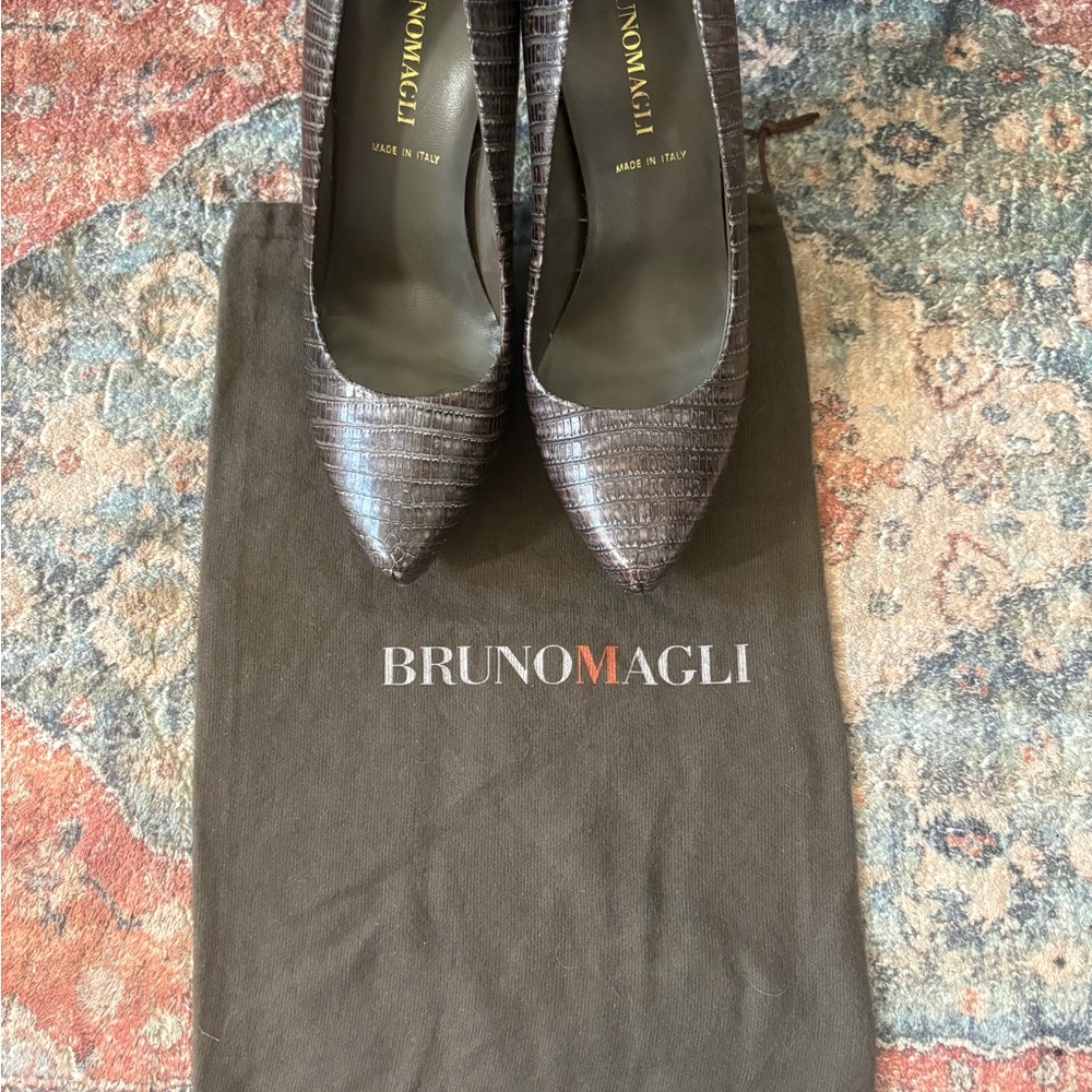 Bruno Magli Women's Textured Brown Heels